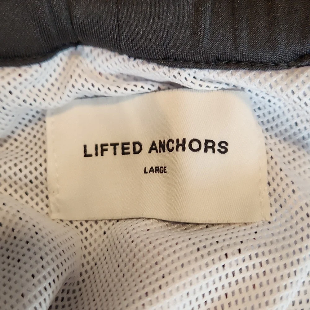 Lifted Anchors Floral Basket Ball Shorts‎